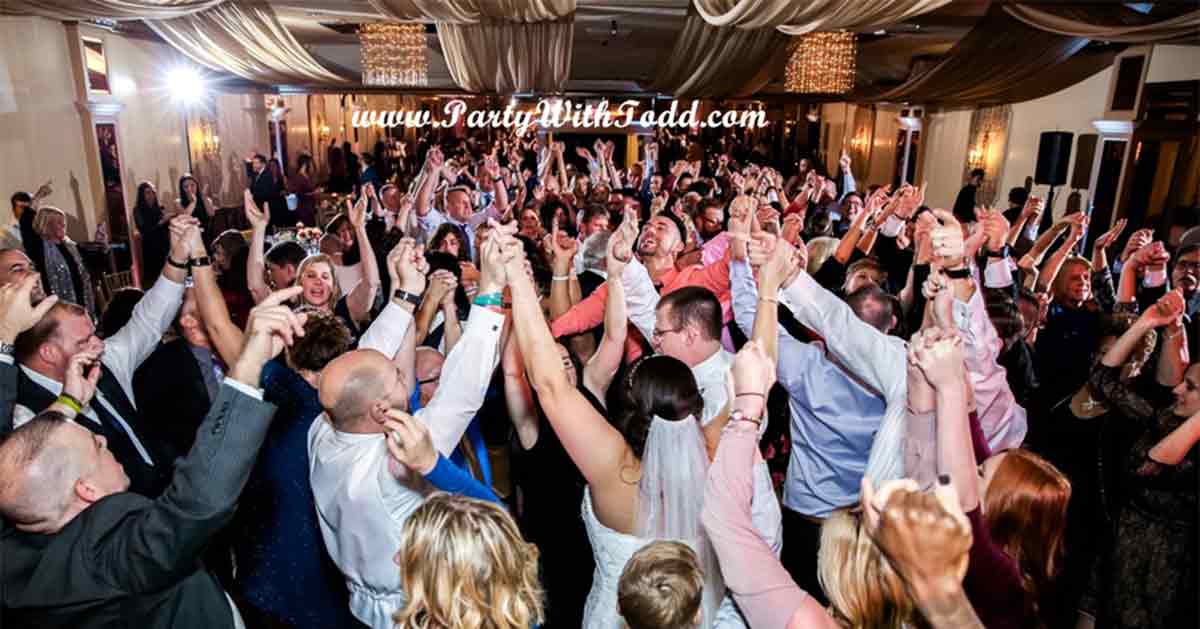 Wedding Party Songs - The Ultimate Playlist To Cater To Everyone's Taste